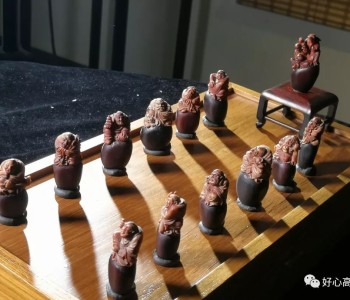 缅茄雕刻名家张嵩参加中央电视台科教频道大型纪录片《中国影像方志.高州篇》
