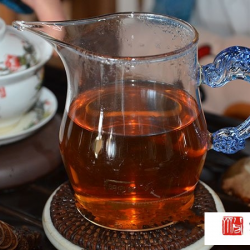 基诺族饮茶方式