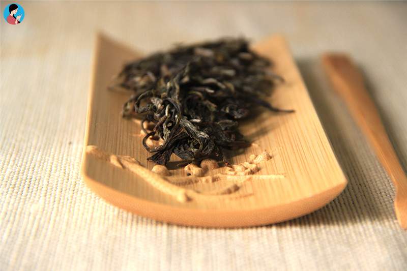 怎么品评普洱茶的香气？(普洱茶怎么开饼)